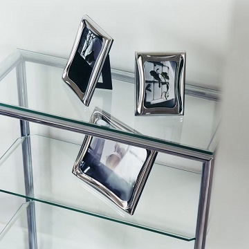 Новинка: дизайнерские фоторамки Cobra от Georg Jensen