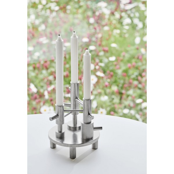 Настольный подсвечник JH, сталь Настольный подсвечник JH, сталь